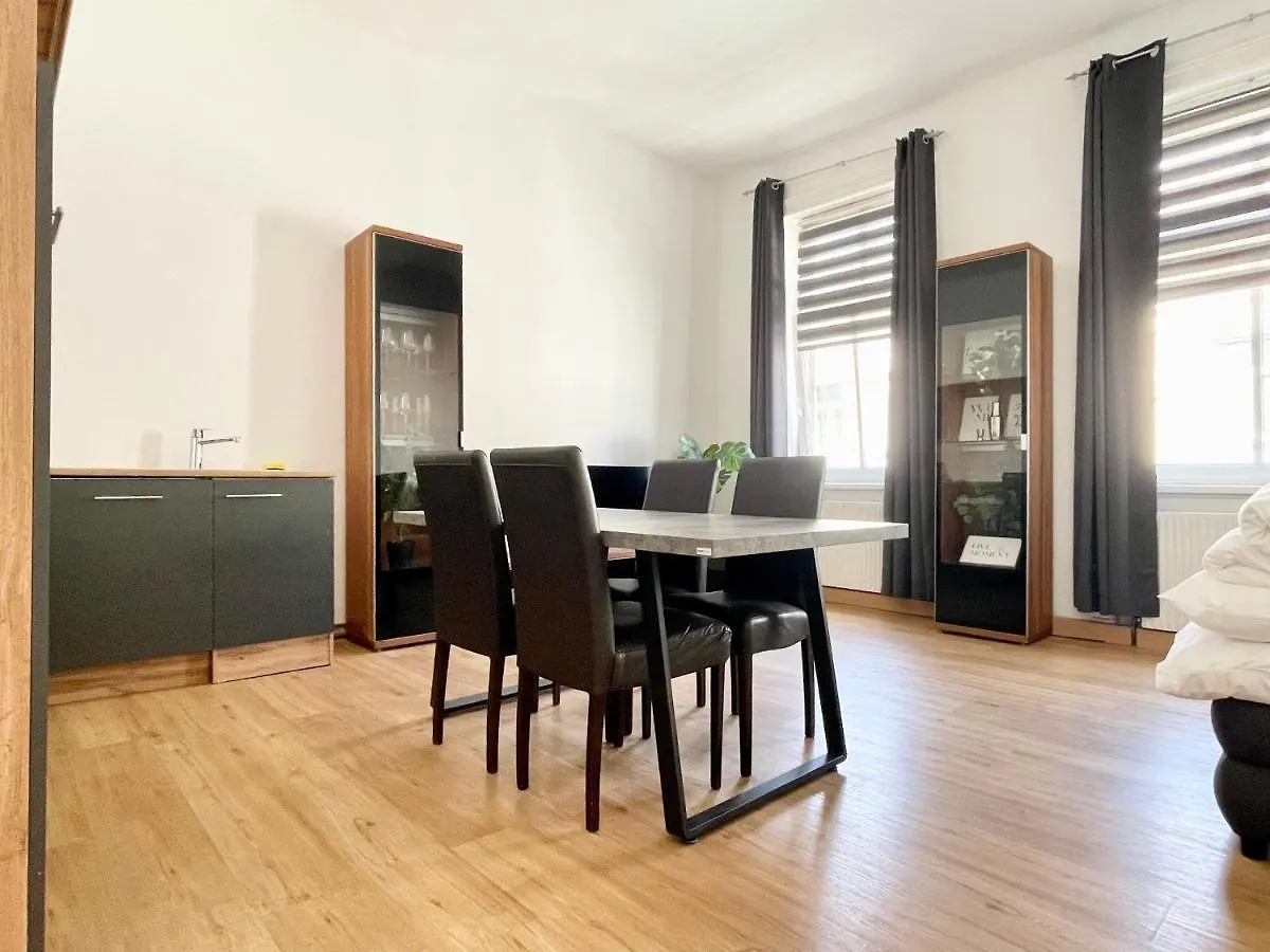 Elegant Residence At Famous Vienna Kutschkermarkt Austria